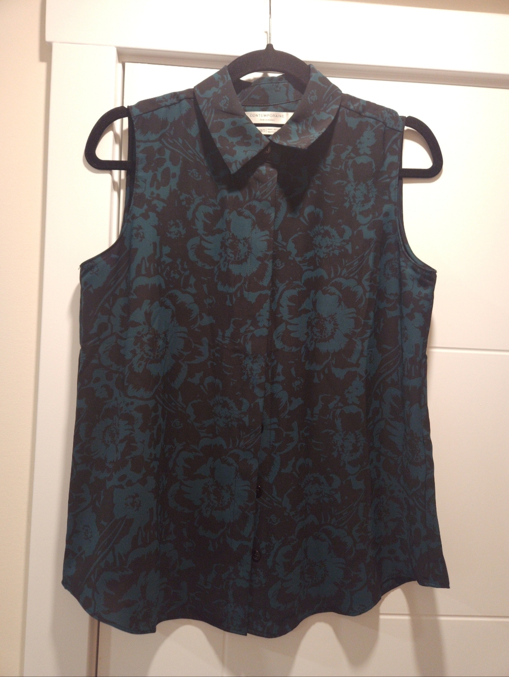 Contemporaine par Simons Sleeveless Blouse In Green and Black